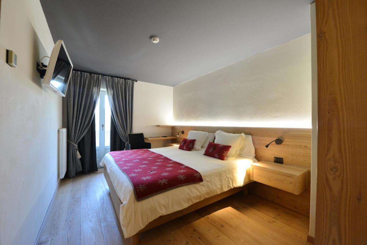 La Madonnina Del Gran Paradiso Wellness Hotel Конье Экстерьер фото
