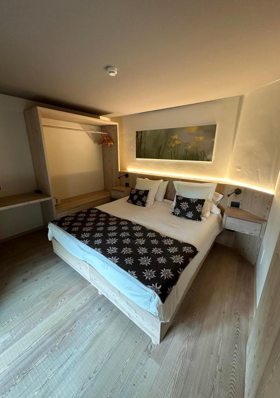 La Madonnina Del Gran Paradiso Wellness Hotel Конье Экстерьер фото