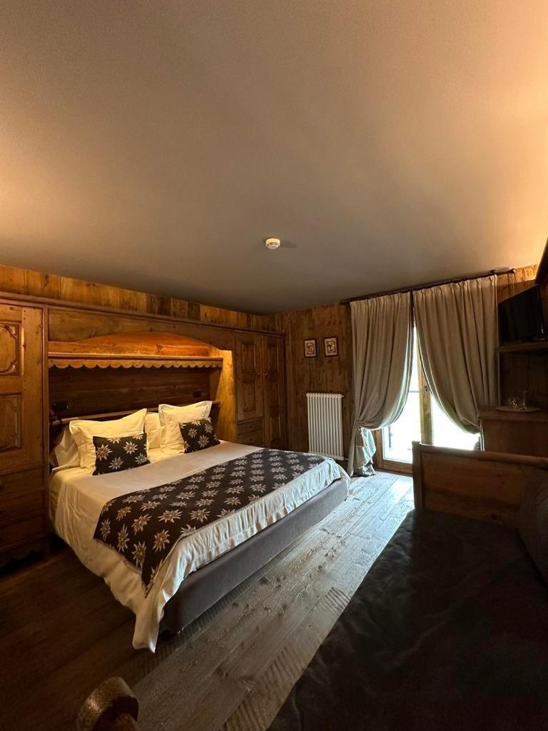 La Madonnina Del Gran Paradiso Wellness Hotel Конье Экстерьер фото