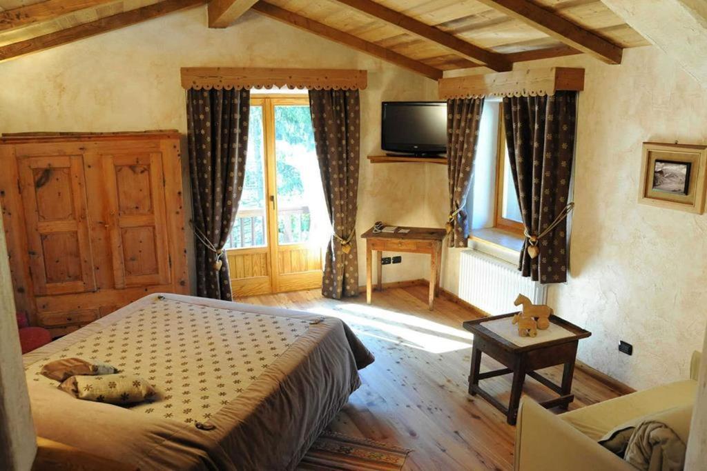 La Madonnina Del Gran Paradiso Wellness Hotel Конье Экстерьер фото