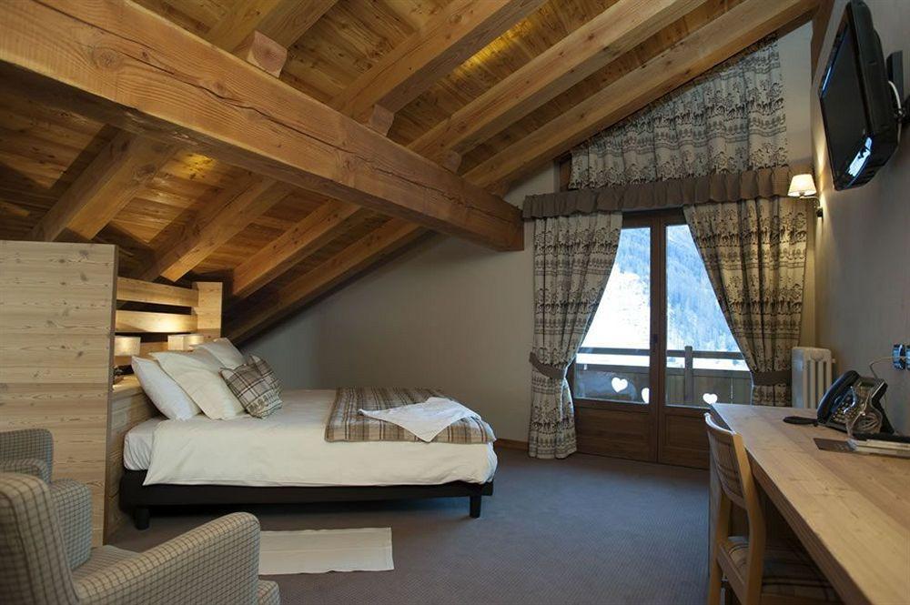 La Madonnina Del Gran Paradiso Wellness Hotel Конье Экстерьер фото