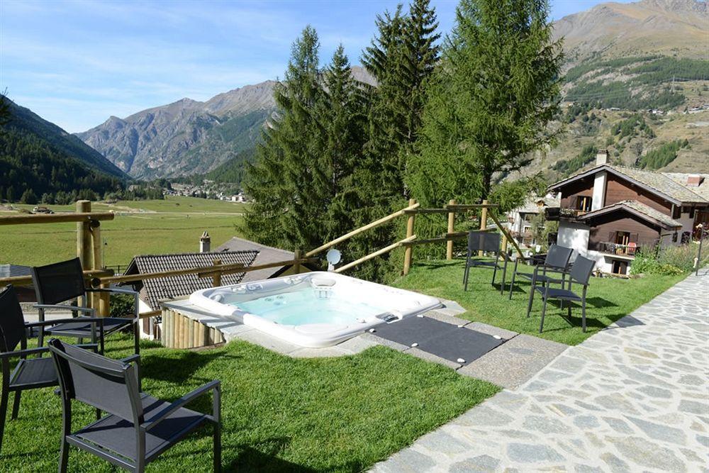 La Madonnina Del Gran Paradiso Wellness Hotel Конье Экстерьер фото