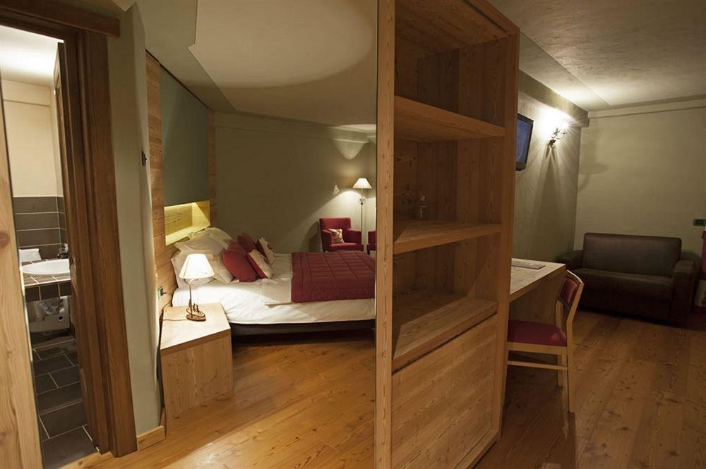 La Madonnina Del Gran Paradiso Wellness Hotel Конье Экстерьер фото