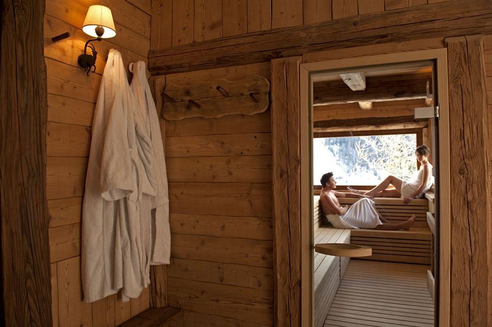 La Madonnina Del Gran Paradiso Wellness Hotel Конье Экстерьер фото