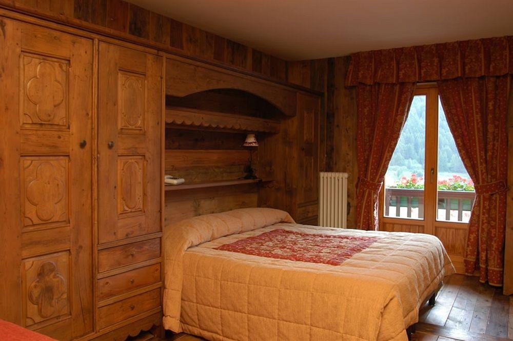 La Madonnina Del Gran Paradiso Wellness Hotel Конье Экстерьер фото