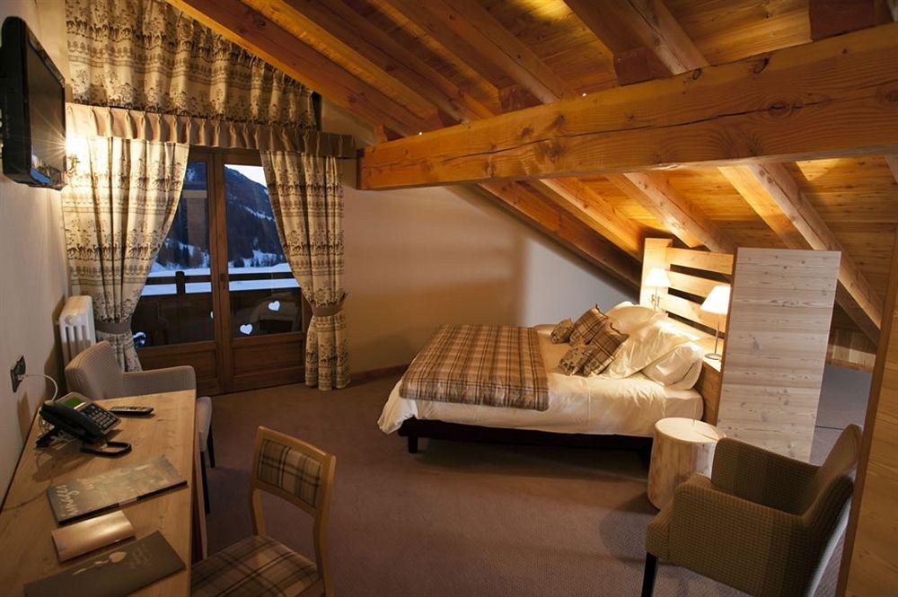 La Madonnina Del Gran Paradiso Wellness Hotel Конье Экстерьер фото