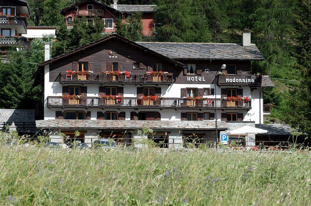 La Madonnina Del Gran Paradiso Wellness Hotel Конье Экстерьер фото