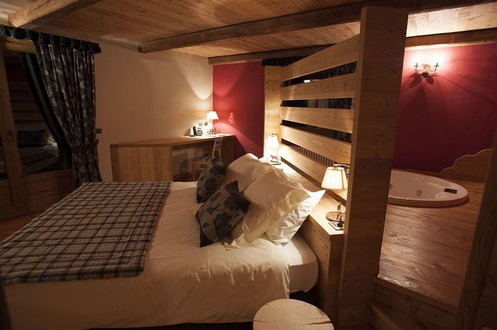 La Madonnina Del Gran Paradiso Wellness Hotel Конье Экстерьер фото
