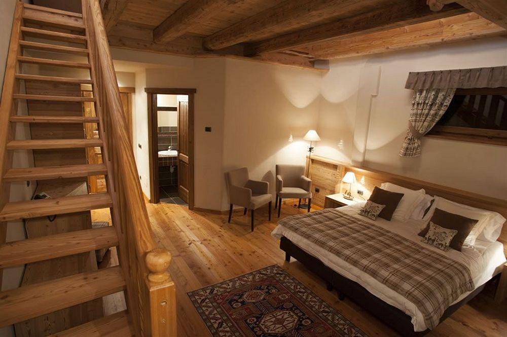 La Madonnina Del Gran Paradiso Wellness Hotel Конье Экстерьер фото