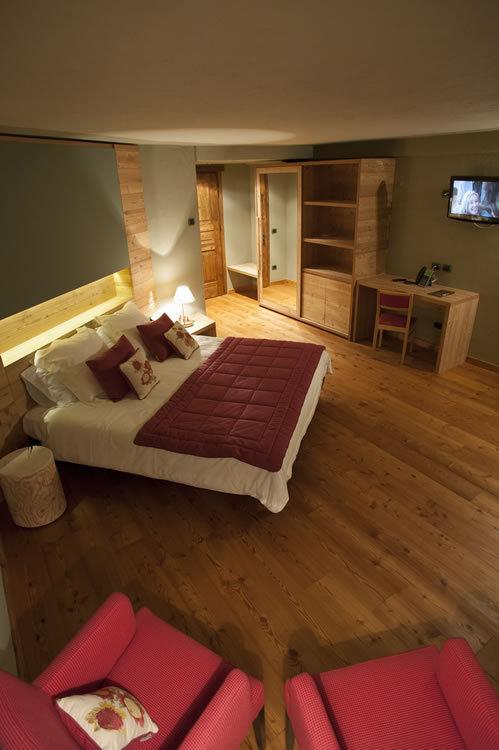 La Madonnina Del Gran Paradiso Wellness Hotel Конье Экстерьер фото