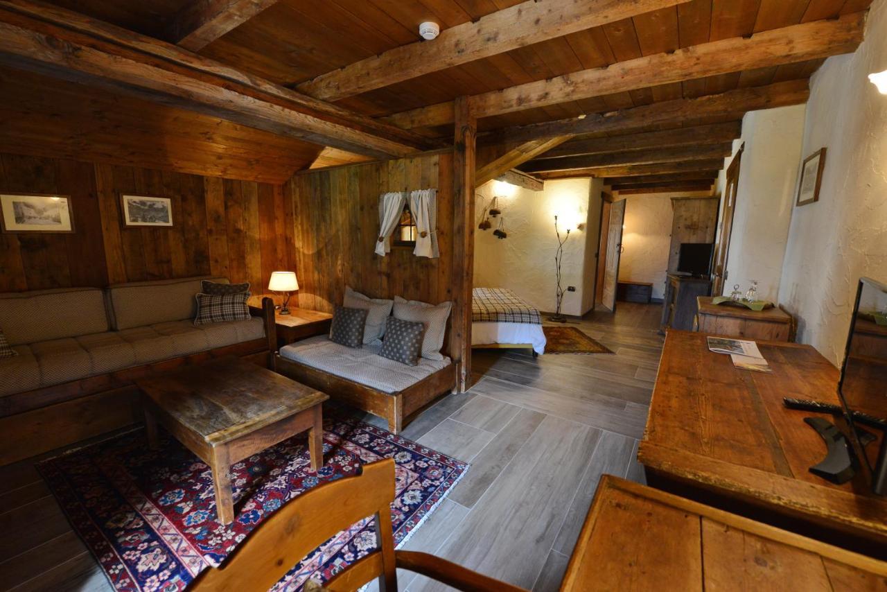 La Madonnina Del Gran Paradiso Wellness Hotel Конье Экстерьер фото